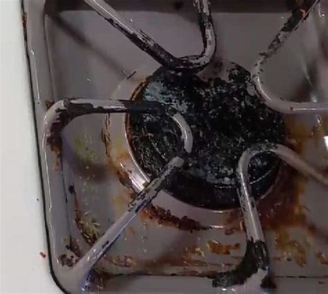 how to remove grease buildup on stove